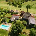 With Pool In בית נופש