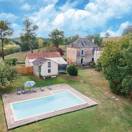 With Pool In Prázdninový dům Coubjours