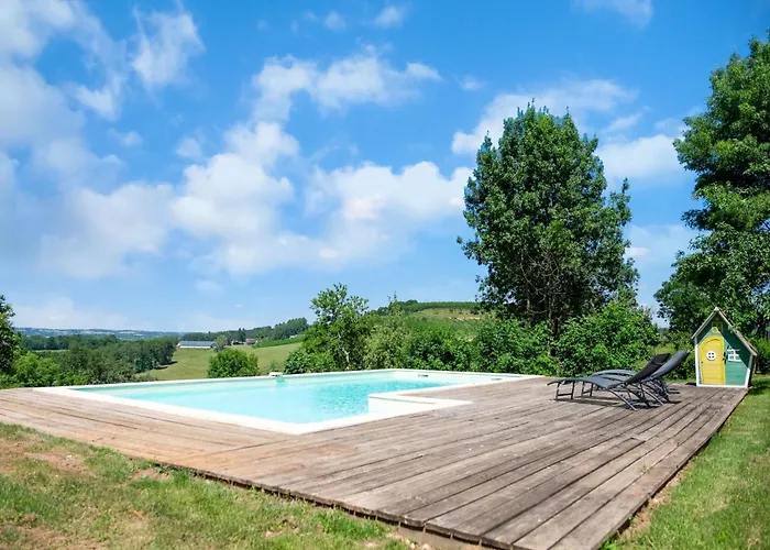 With Pool In * Coubjours